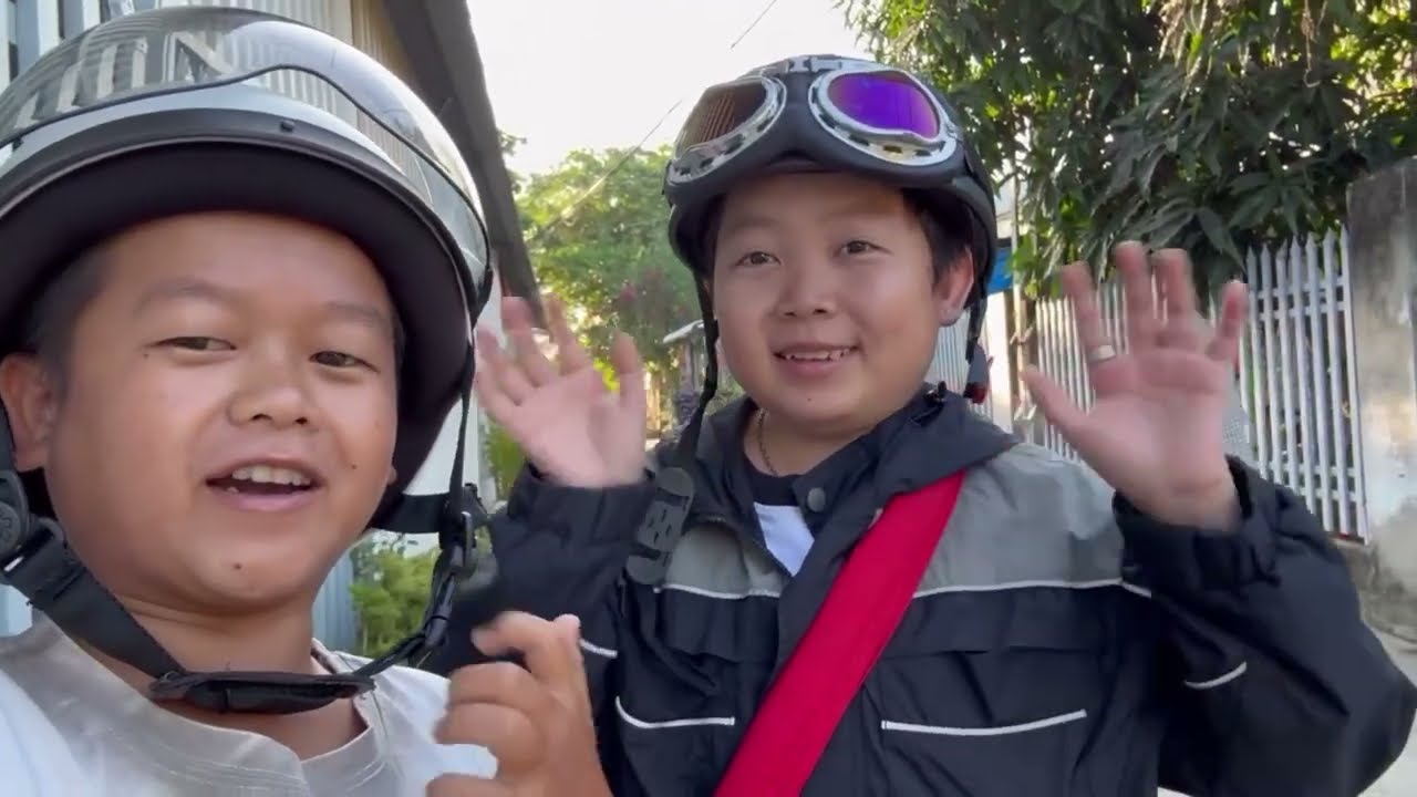 Huy T&iacute; Hon được anh T&agrave;i T&iacute; Tẹo dẫn đi chỗ đặc biệt thưởng thức bữa ăn s&aacute;ng