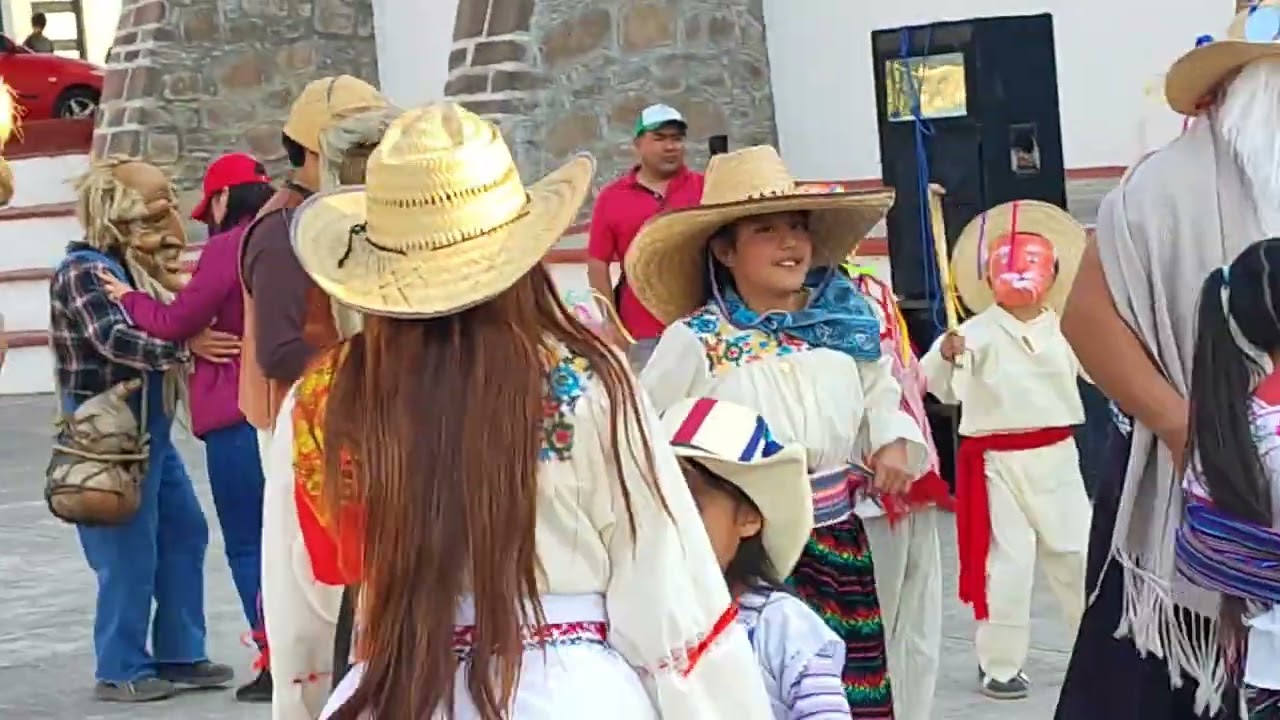 Iniciando la huihuinchada en san Francisco xochicuautla
