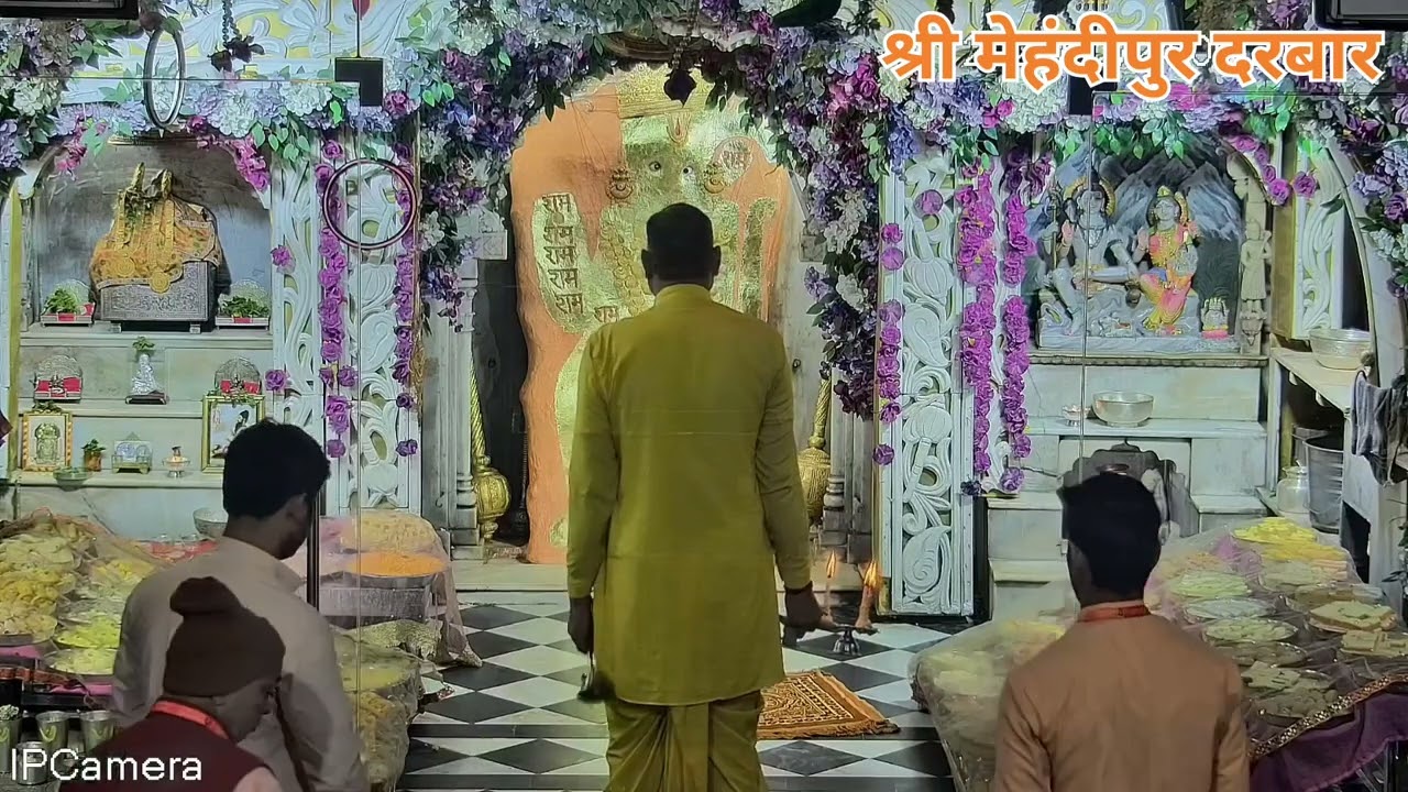 श्री बालाजी महाराज के रोजाना आरती दर्शन करने के लिए हमारे चैनल को सब्सक्राइब करें। #balaji #aarti 