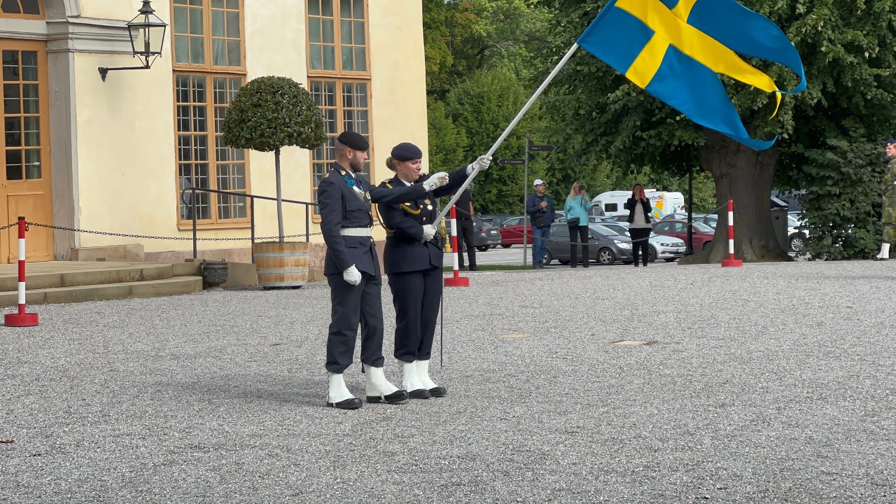 Drottningholms Slott vaktavlösning. Skaraborgs flygflottilj  F7 - P4 Skövde 2023-08-30