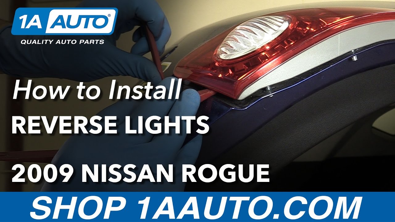 Как заменить фонари заднего хода на Nissan Rogue 07-13