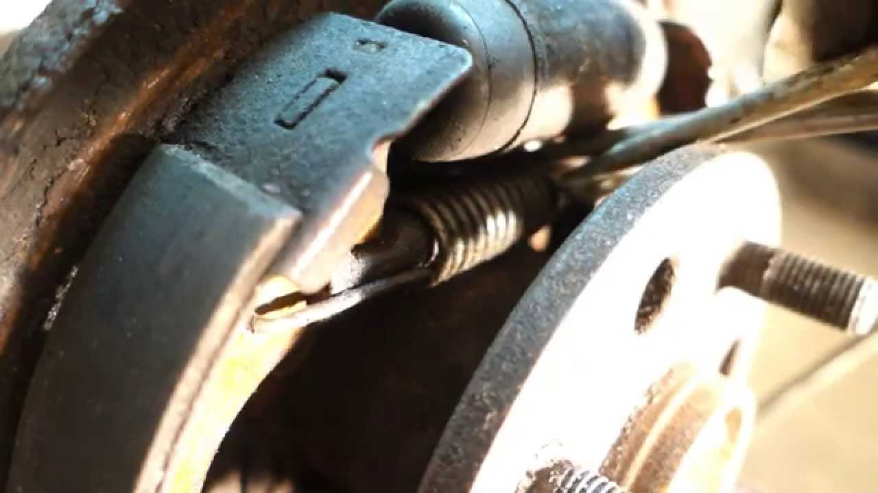How to replace brake drum Toyota Corolla. Years 1991 to 2002