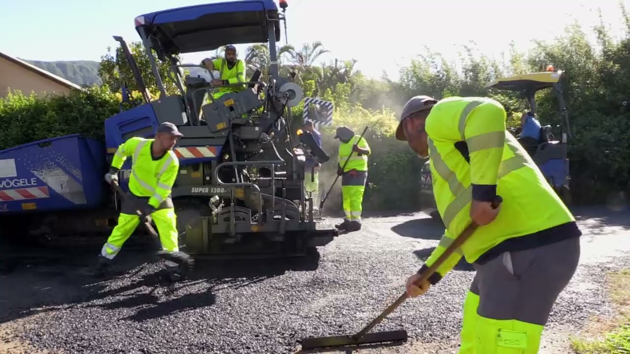 Travaux d&rsquo;enrob&eacute; &agrave; la Plaine des Gr&egrave;gues