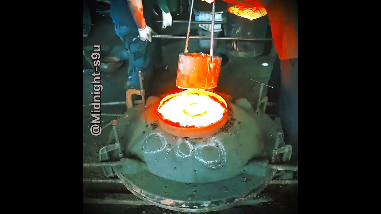 2,500&deg;F Molten Iron! | Foundry Metalworking