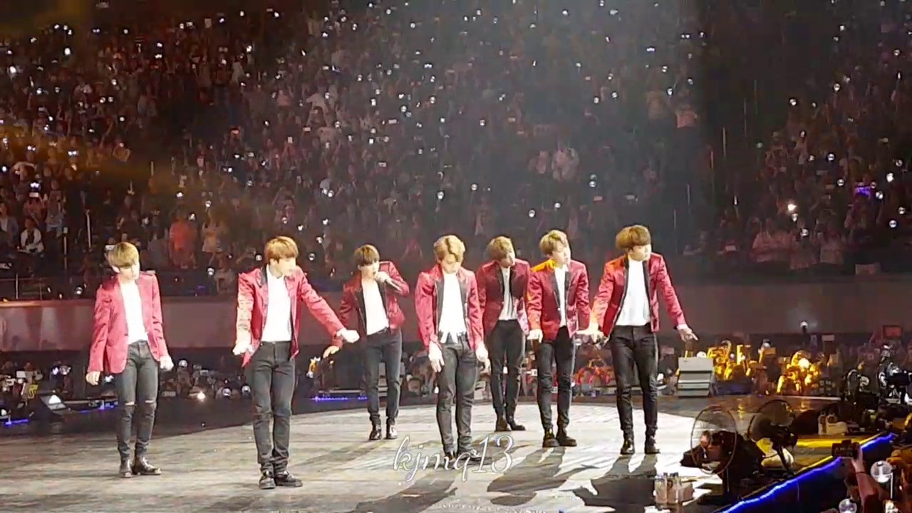 170507 FIRE @ BTS WINGS TOUR IN MANILA DAY 2