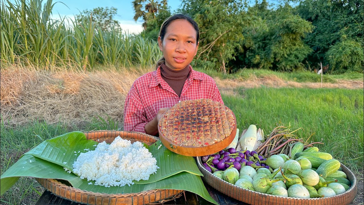 ប្រហុកអាំងជ្រុញ Chhom Sreypach