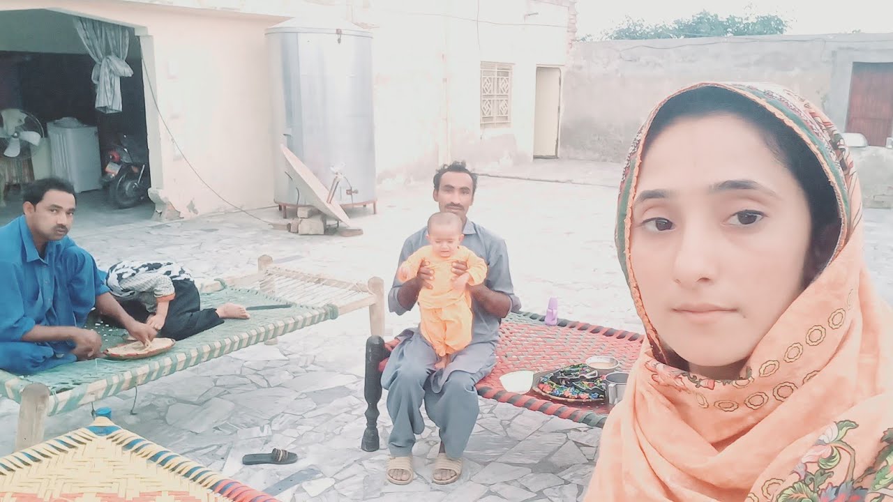saas or Bahu dono mujay chour kar chiley giye or  ya sab mujay karna parda..