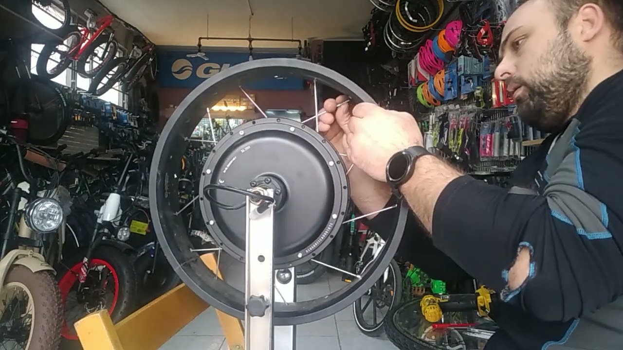 1000 w hub motoru, fatbike 20 jant çembere diz dik  iyi seyirler.