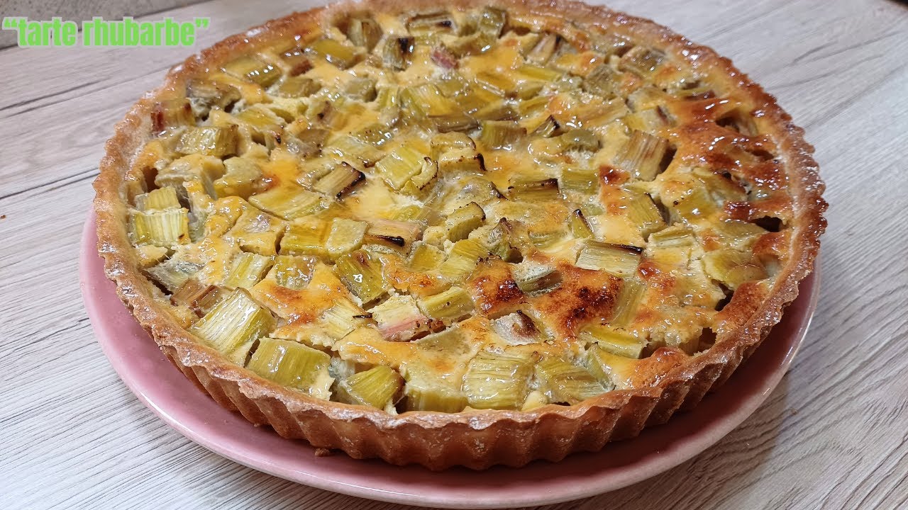 Tarte à la Rhubarbe Fondante & Acidulée – Recette Maison Facile 🍰💚