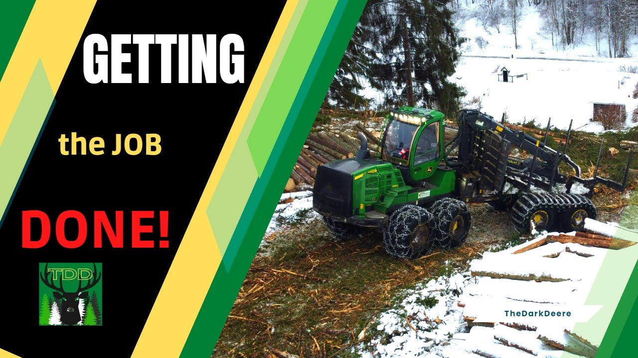 Satisfying Engine Sound of the John Deere 1910G Timber Loader in Norwegian Forest