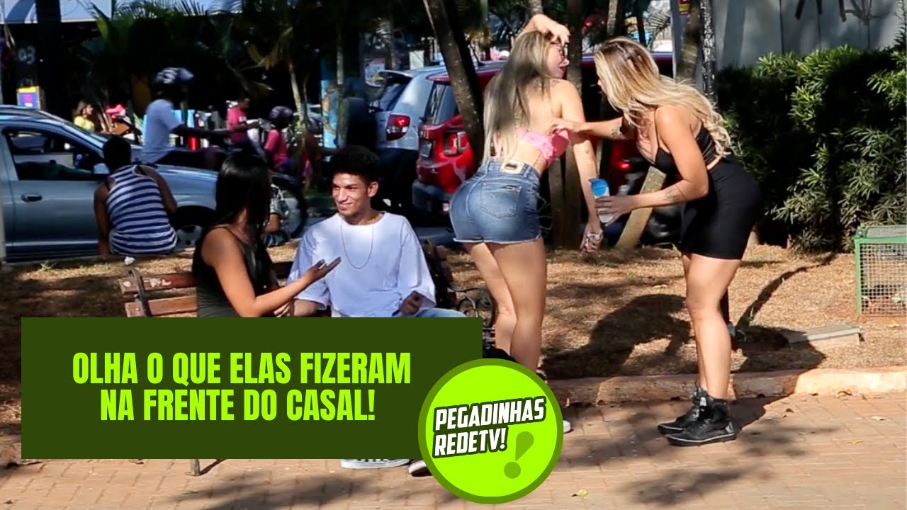 OLHA O QUE ELAS FIZERAM NA FRENTE DO CASAL! | Pegadinhas RedeTV!