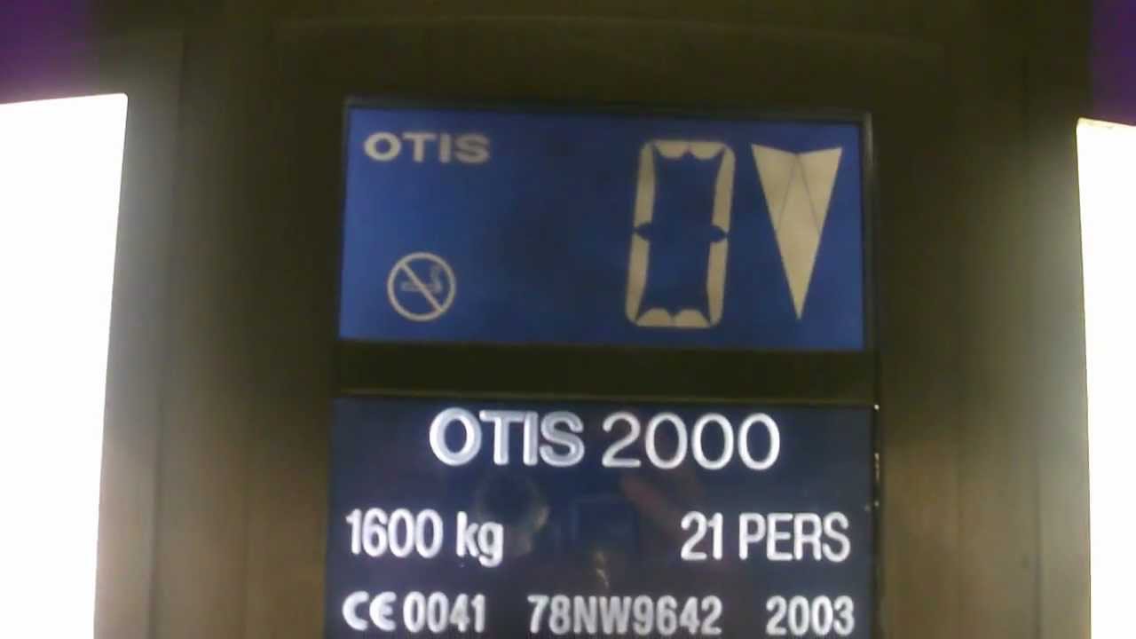 Otis 2000 at Croydon Centrale shopping centre