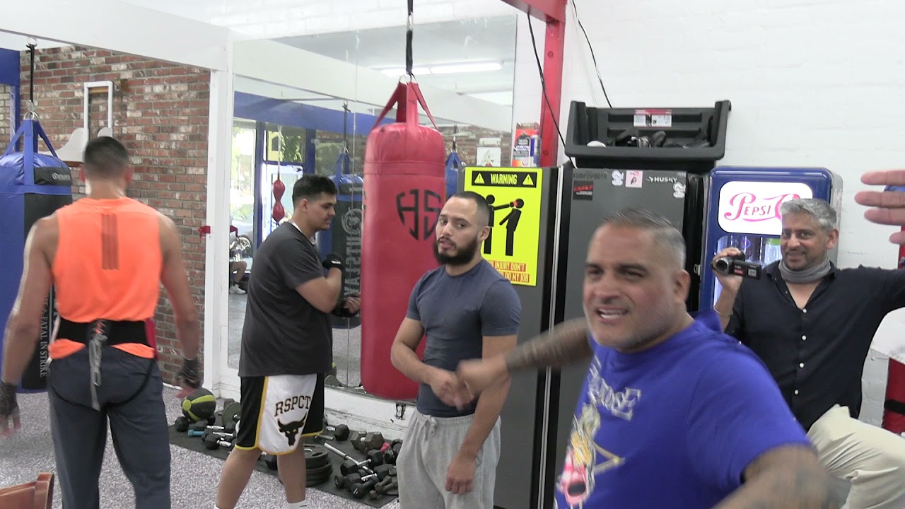 ALL CLASS! Hamzah Sheeraz 154 STAR SPARRING HEAVYWEIGHT WHO HAS LESS EXPERIENCE & HE WORKS WITH HIM