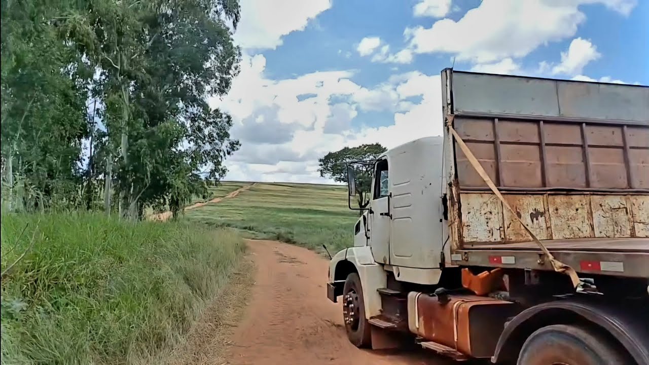 Procurando melhor lugar pra subir porque o volvo não conseguia subir.