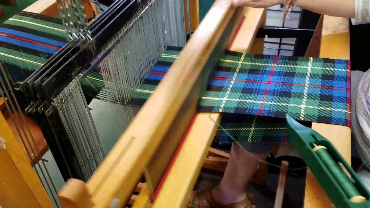 How a Scottish Tartan is Woven