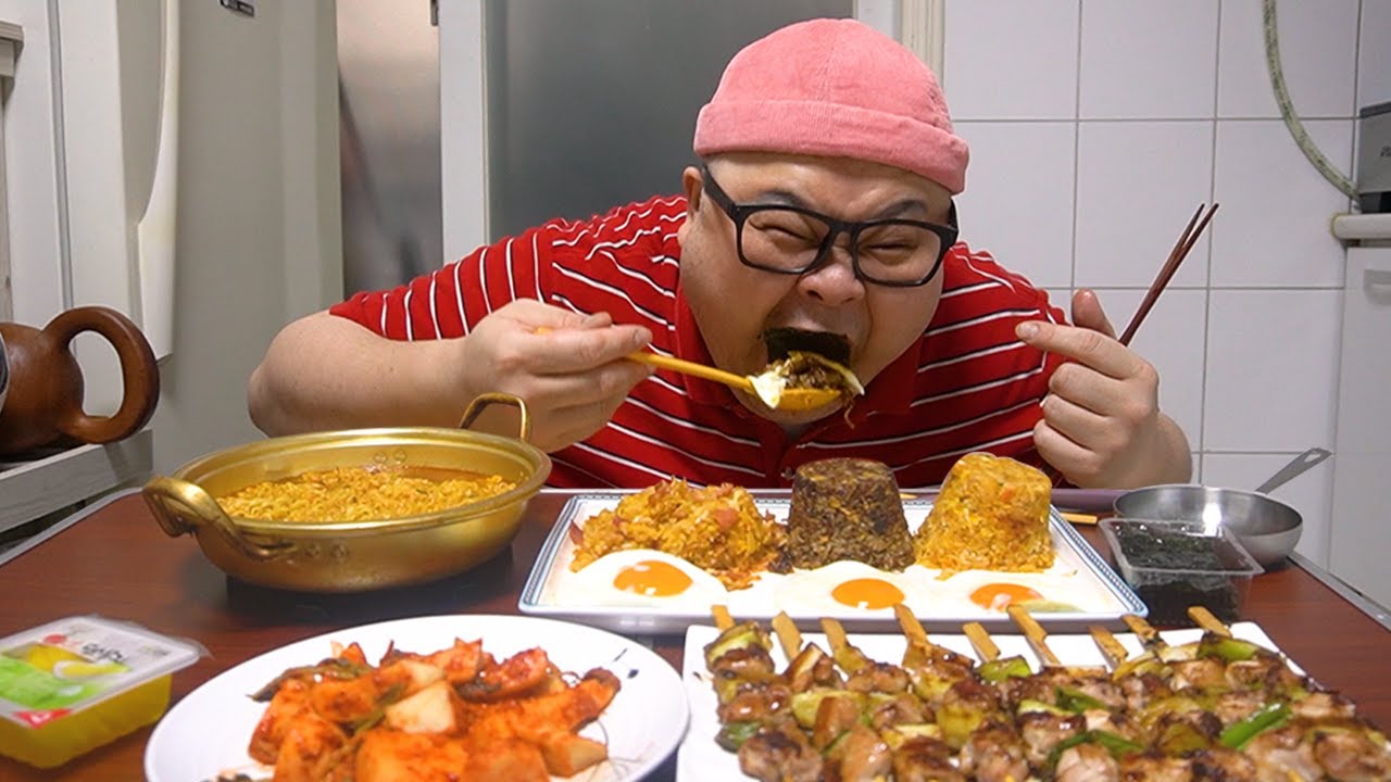화제의 컵라면으로 볶음밥만들기!│컵라면 볶음밥 먹방_with 닭꼬치 Cup Noodle Fried Rice_Mukbang Eatingshow