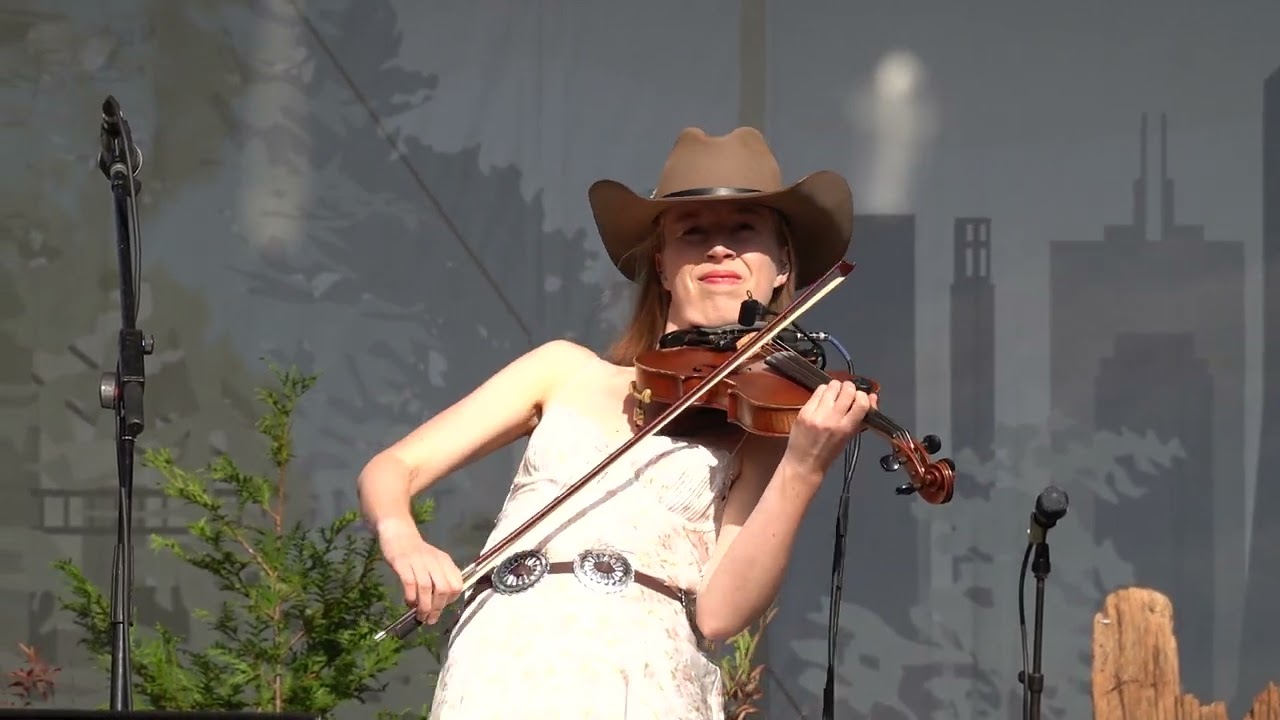 (C0541) Molly Tuttle : 