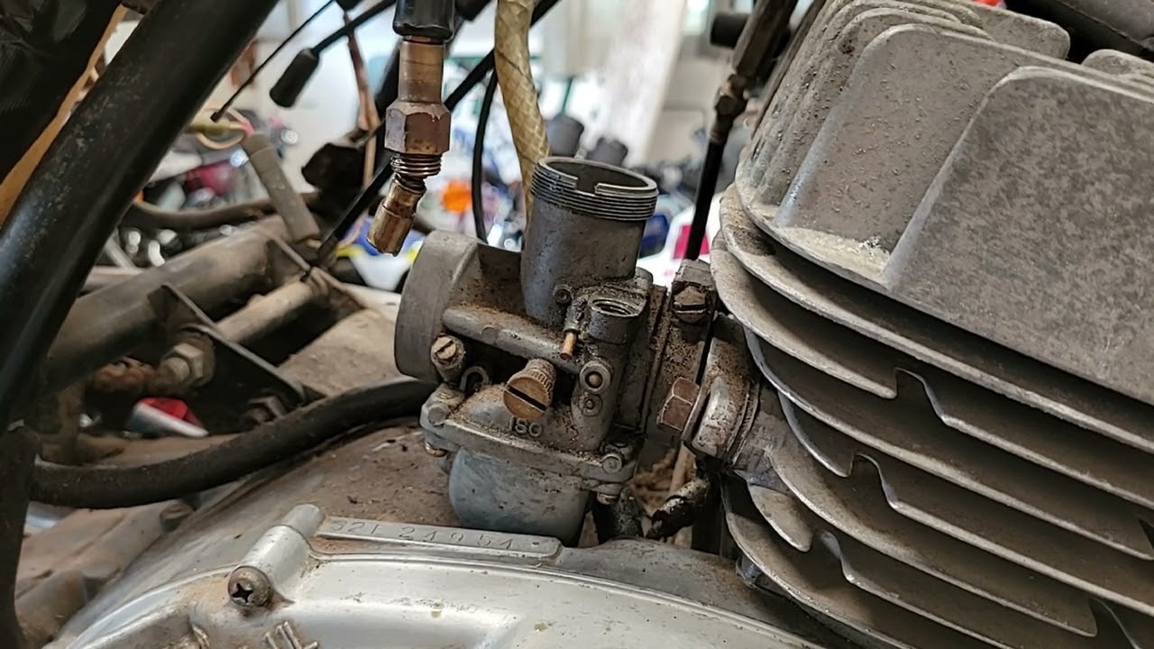 HOW TO:  KAWASAKI TRIPLE / Mikuni Carburetor Enricher Plug Removal