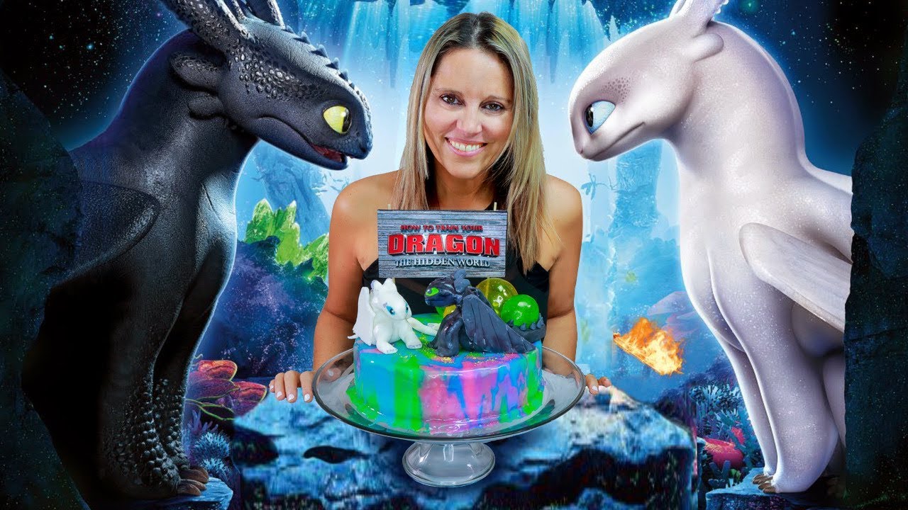 HOW TO TRAIN YOUR DRAGON: The hidden world MIRROR CAKE | How to make a mirror glaze Toothless cake