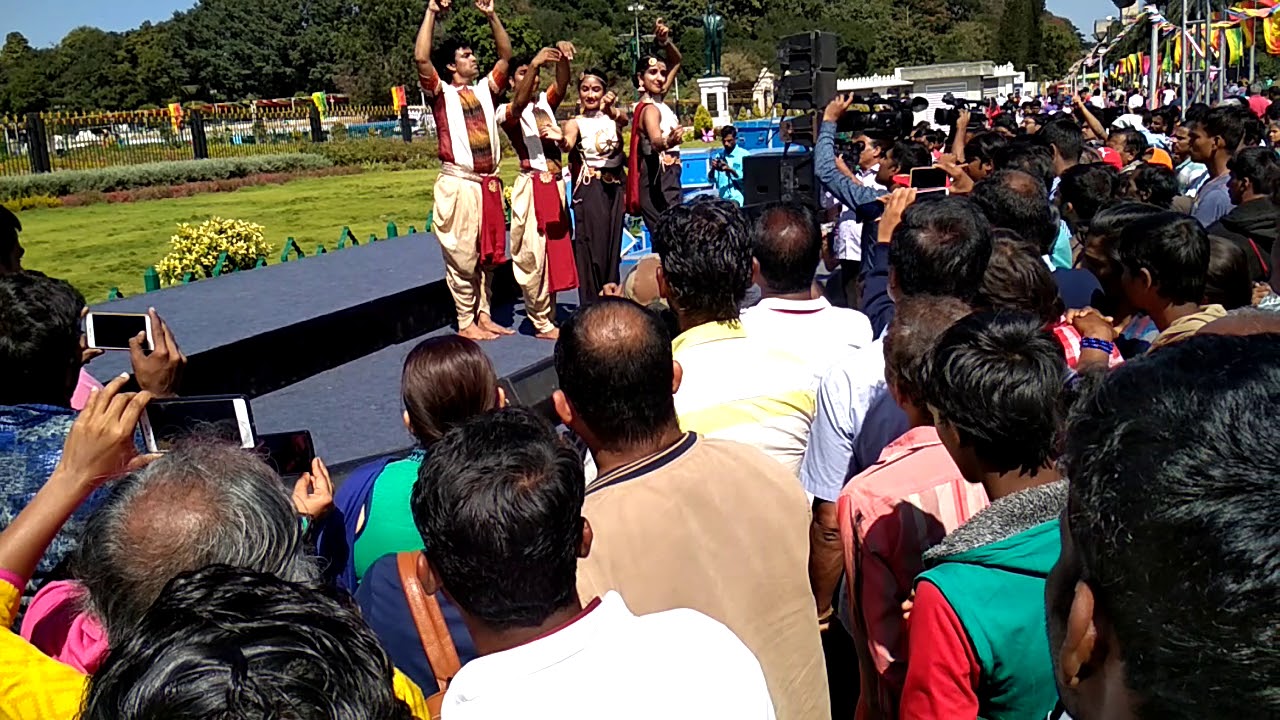 Benglaluru carnival on 25 dec 2017 Dance group