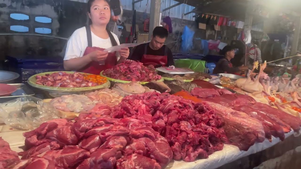We came to the night Market grabbed ribs for BBQ 😝😝😝