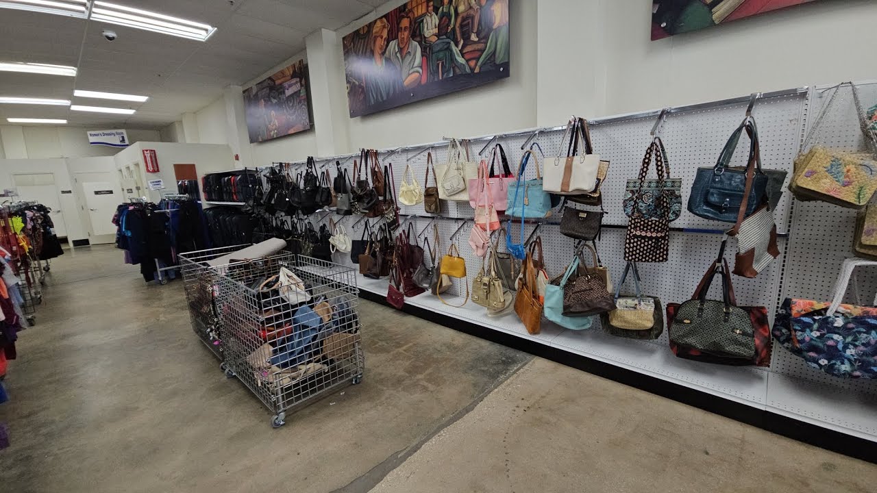 САМЫЙ БОЛЬШОЙ КОШЕЛЕК GOODWILL! Покупайте вместе со мной! #goodwill