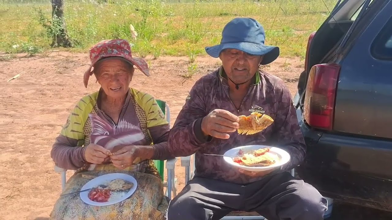 Pescaria com frito na beira do rio Grande 