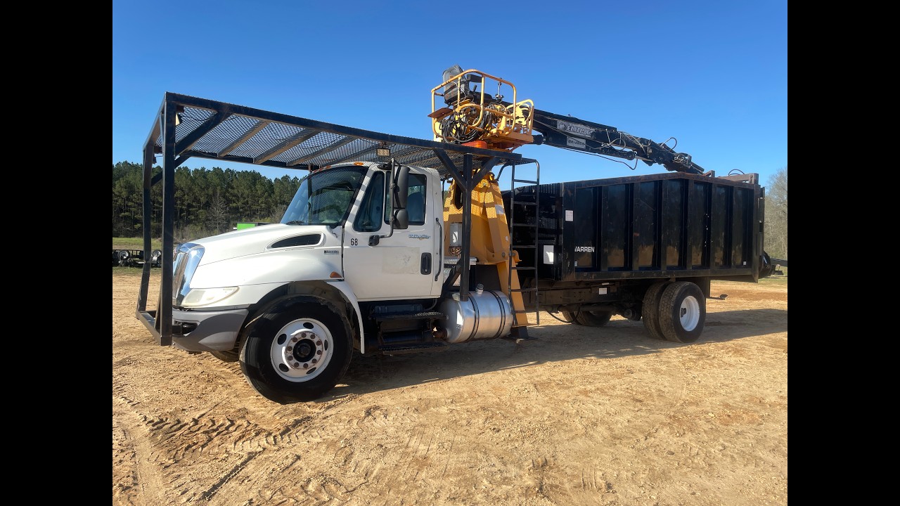2013 International 4300 4x2 Debris Truck with Grapple (87,009 Miles)