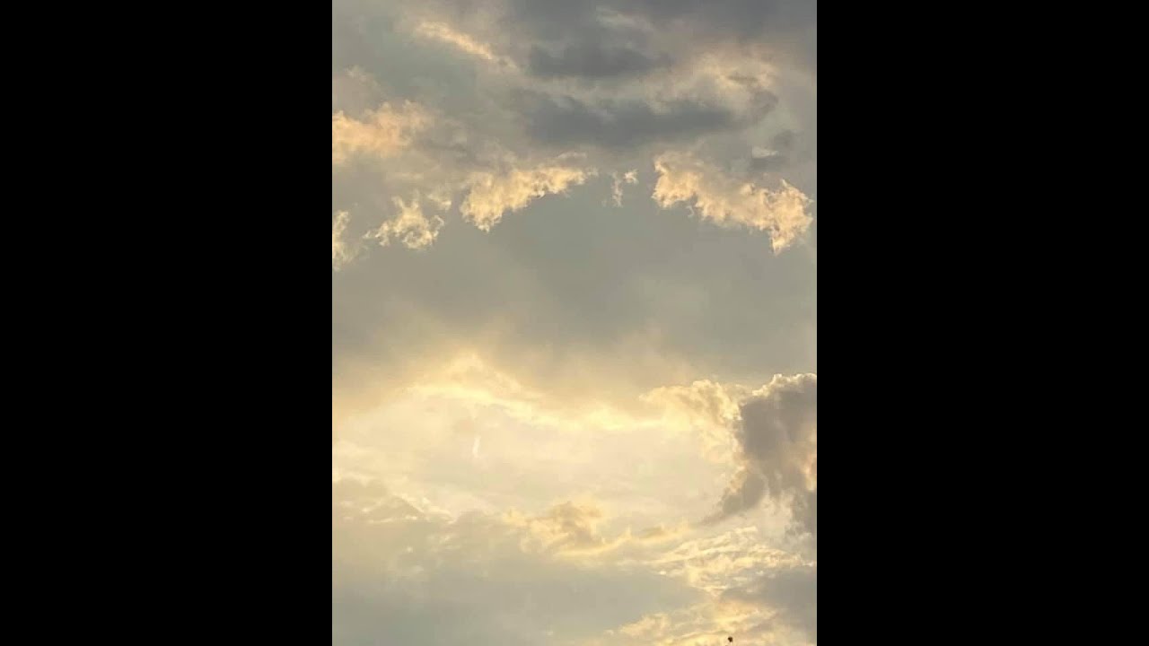 Heart in the Sky NFT / enjoy the portrait of beauty in the sky subscribe to UEDUNB