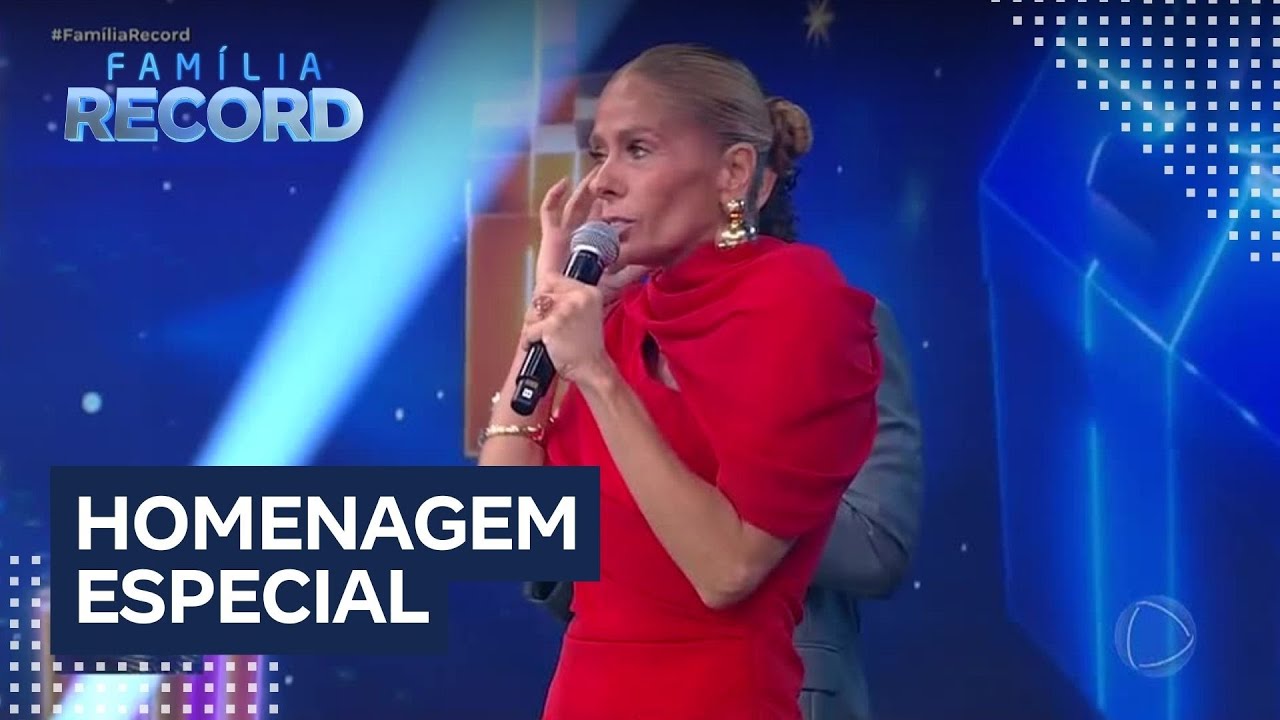 Ticiane Pinheiro emociona Adriane Galisteu com presente em homenagem a Ayrton Senna