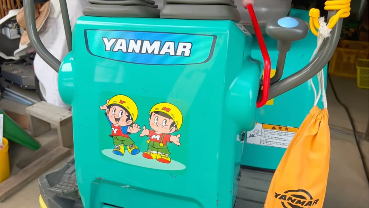 【ヤンマー SV08】 ヤンボーマーボー ステッカー新品に交換した！！  Yanmar SV08 Yanbo Mabo Sticker replaced with a new one!