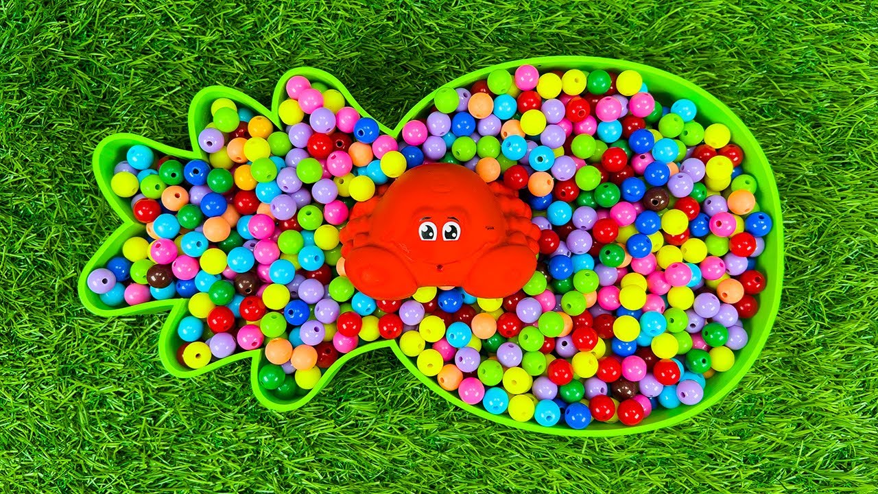 Hypnotic ASMR Bright Candy and Makeup Drifting in a Dreamy Tub 🎨