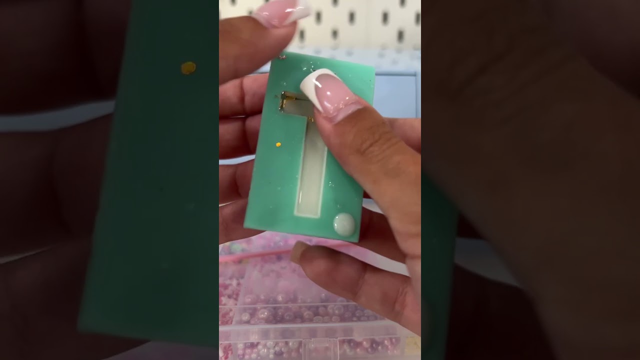 Satisfying resin demolding unmolding cross keychain 