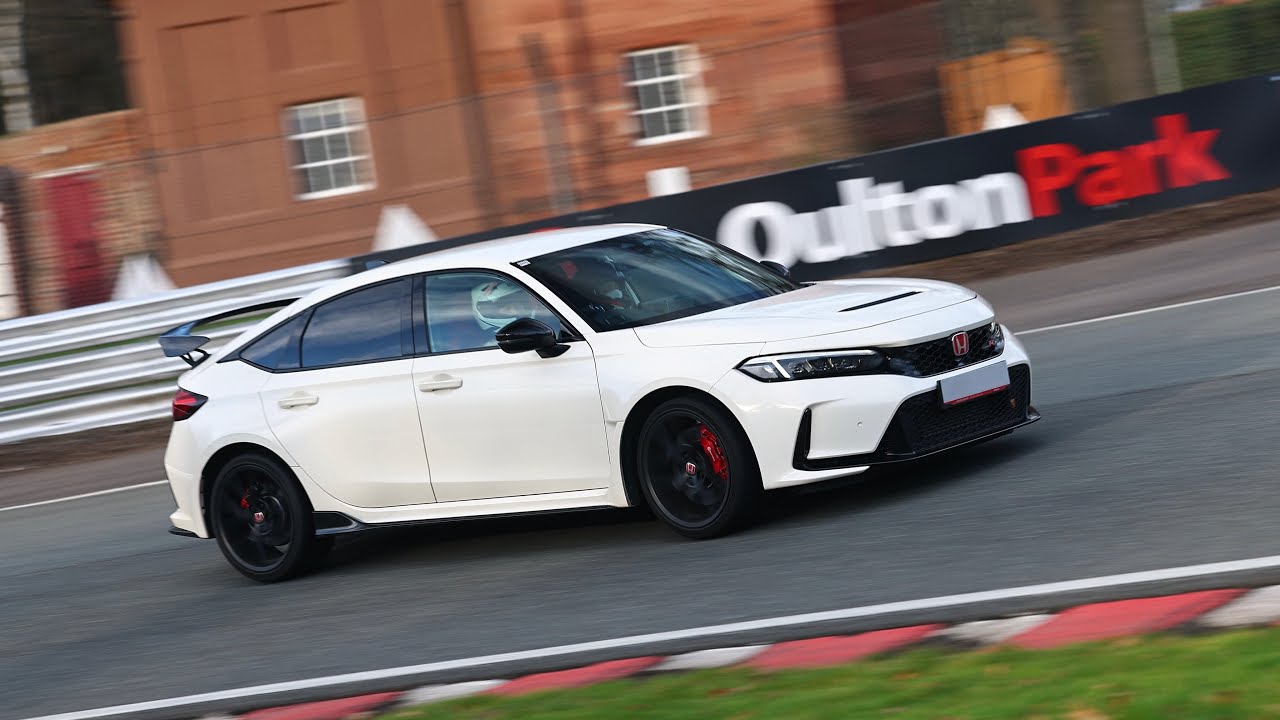 Honda Civic Type R FL5 Hot Lap @ Oulton Park - 2:04.37