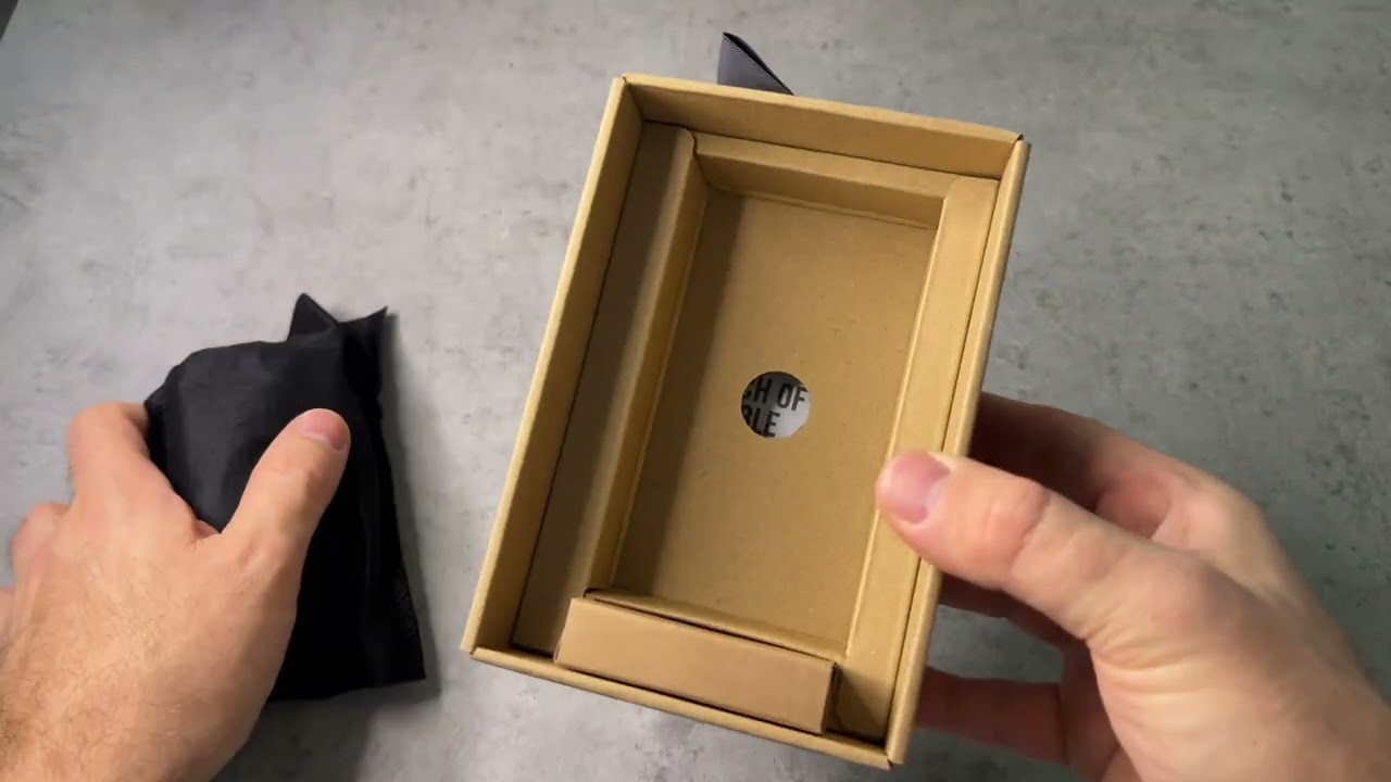 Asus ROG Gladius III wireless mouse unboxing