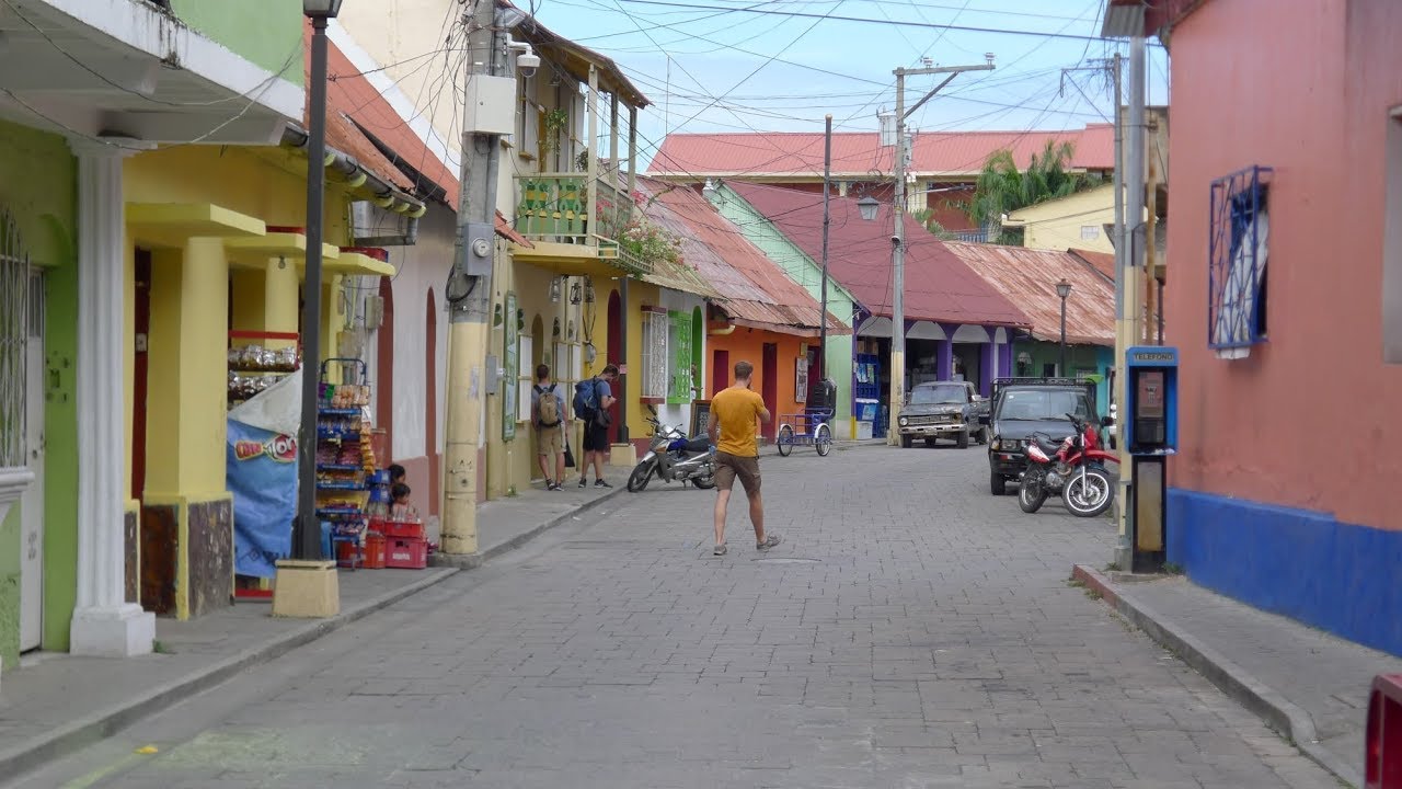 walking in Santa Elena Flores (Guatemala)