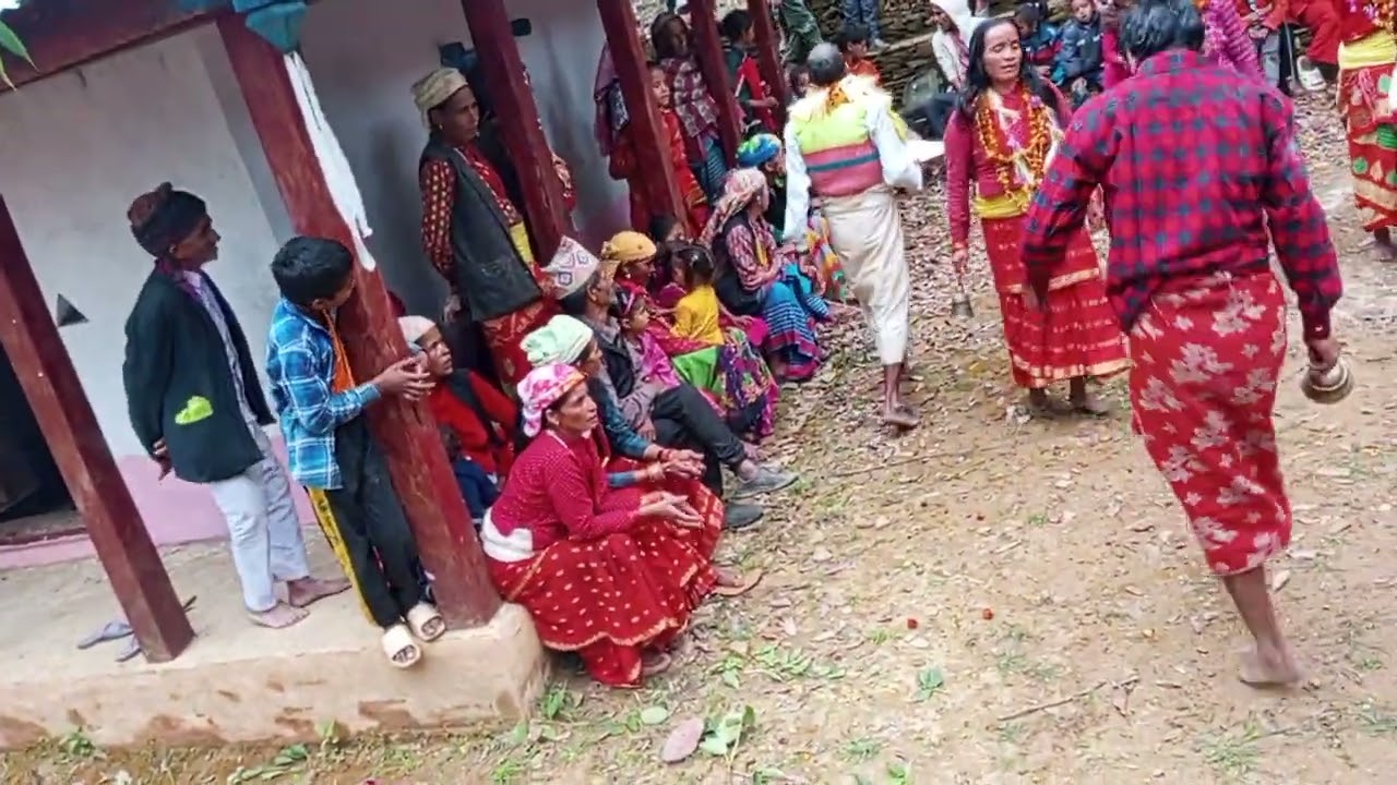 #गाउँ घर्तिर मन्दिरमा यसरी देवता रमाउदै# new temple video devta injoy..............