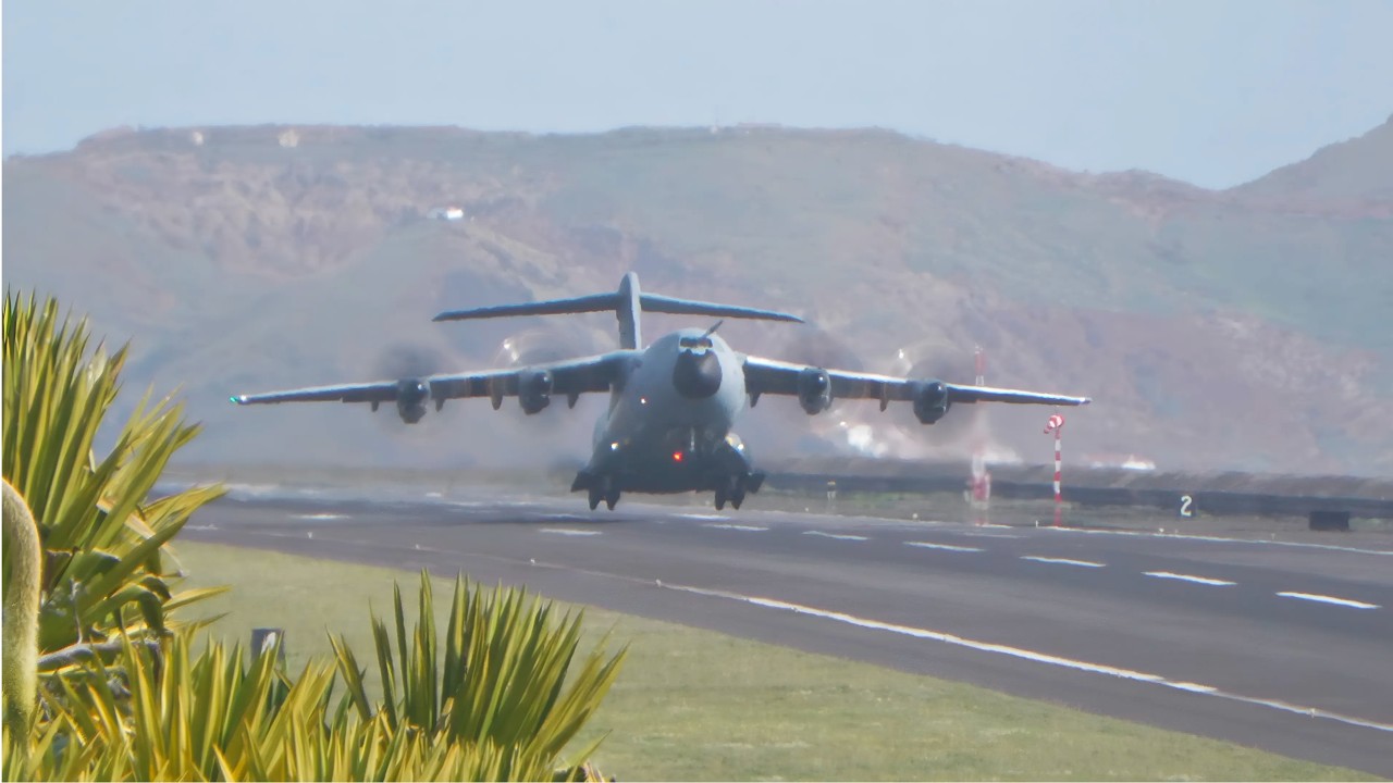 RAF AIRBUS A400 AMAZING TAKEOFF at Madeira Airport