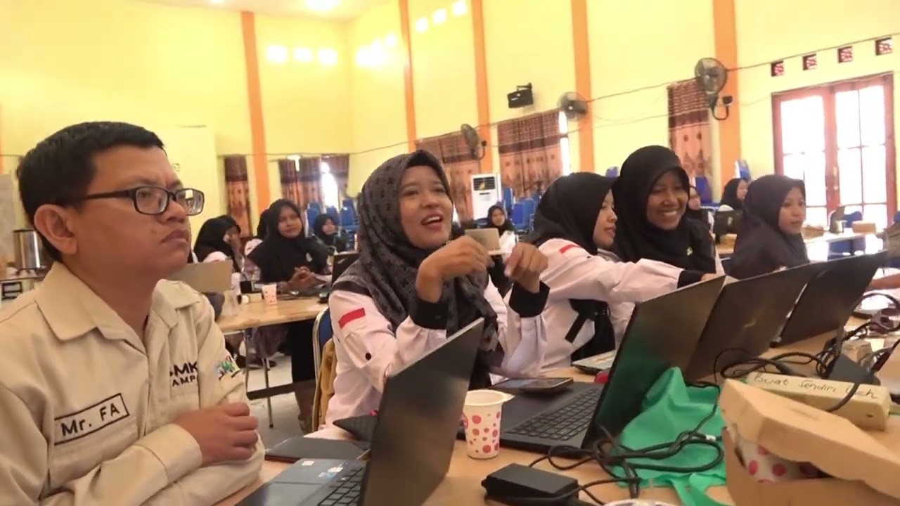 Pelatihan & Pendampingan Analisis Data Bagi MGMP Bahasa Inggris di Kabupaten Sampang