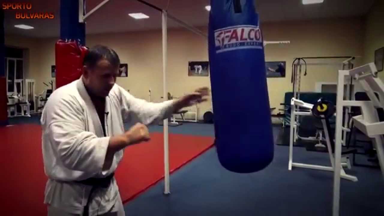 Smūgiai rankomis: Šoninis smūgis