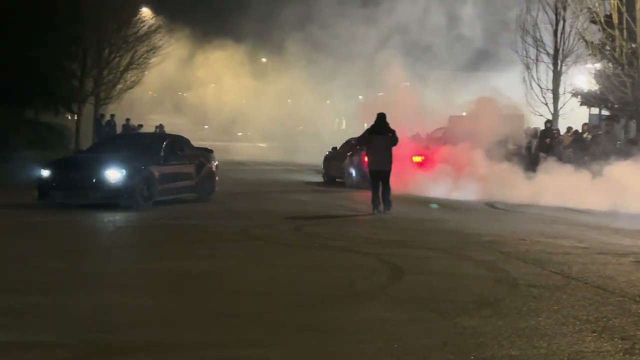 Car meet Craziest Backfire & Burnouts Several Police Shut Down Carmeet 