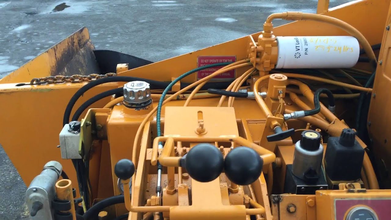 Leeboy 8000C asphalt paver