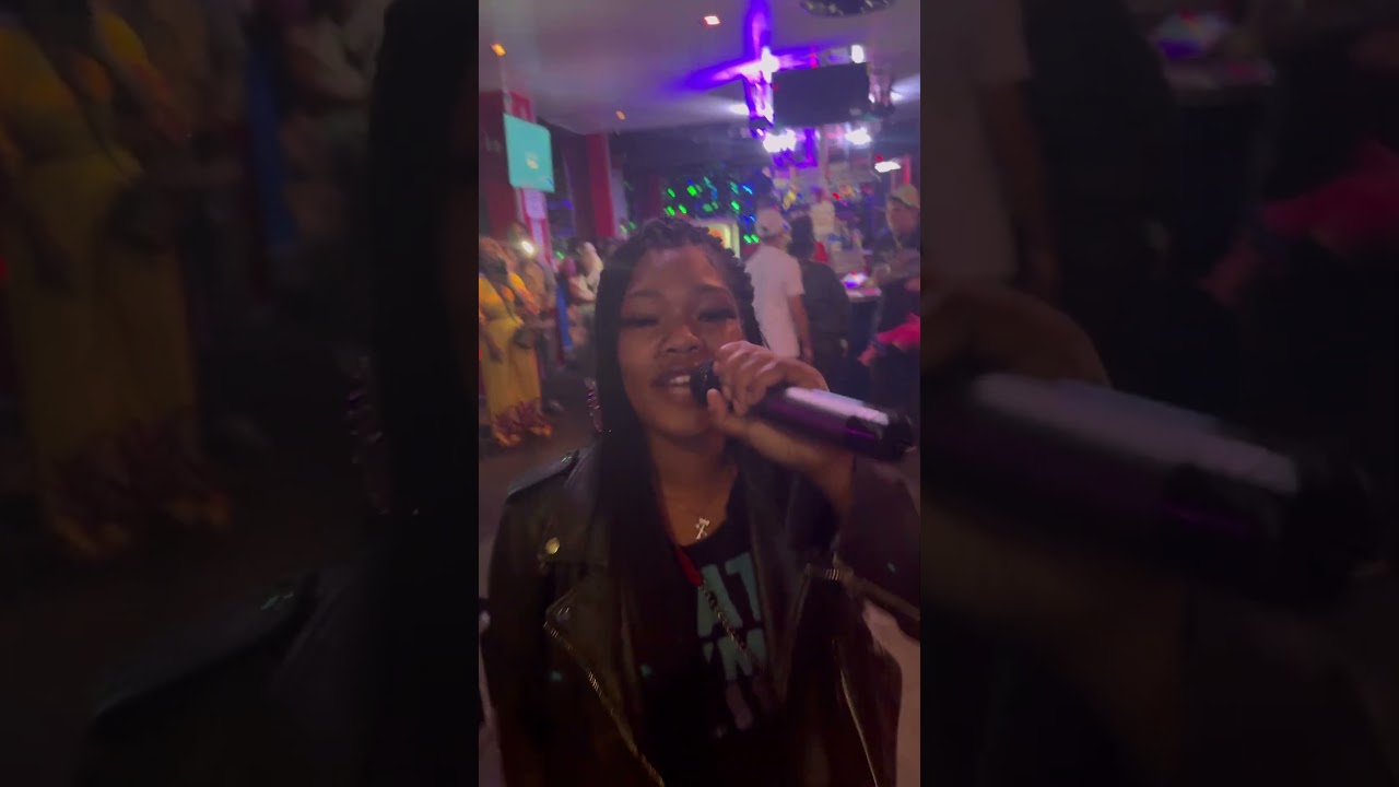 Askara X Performing Live at Dezi&rsquo;s Music Mondays #freestyle #femalerapper #freestylemusic 🔥🔥🔥🔥🔥