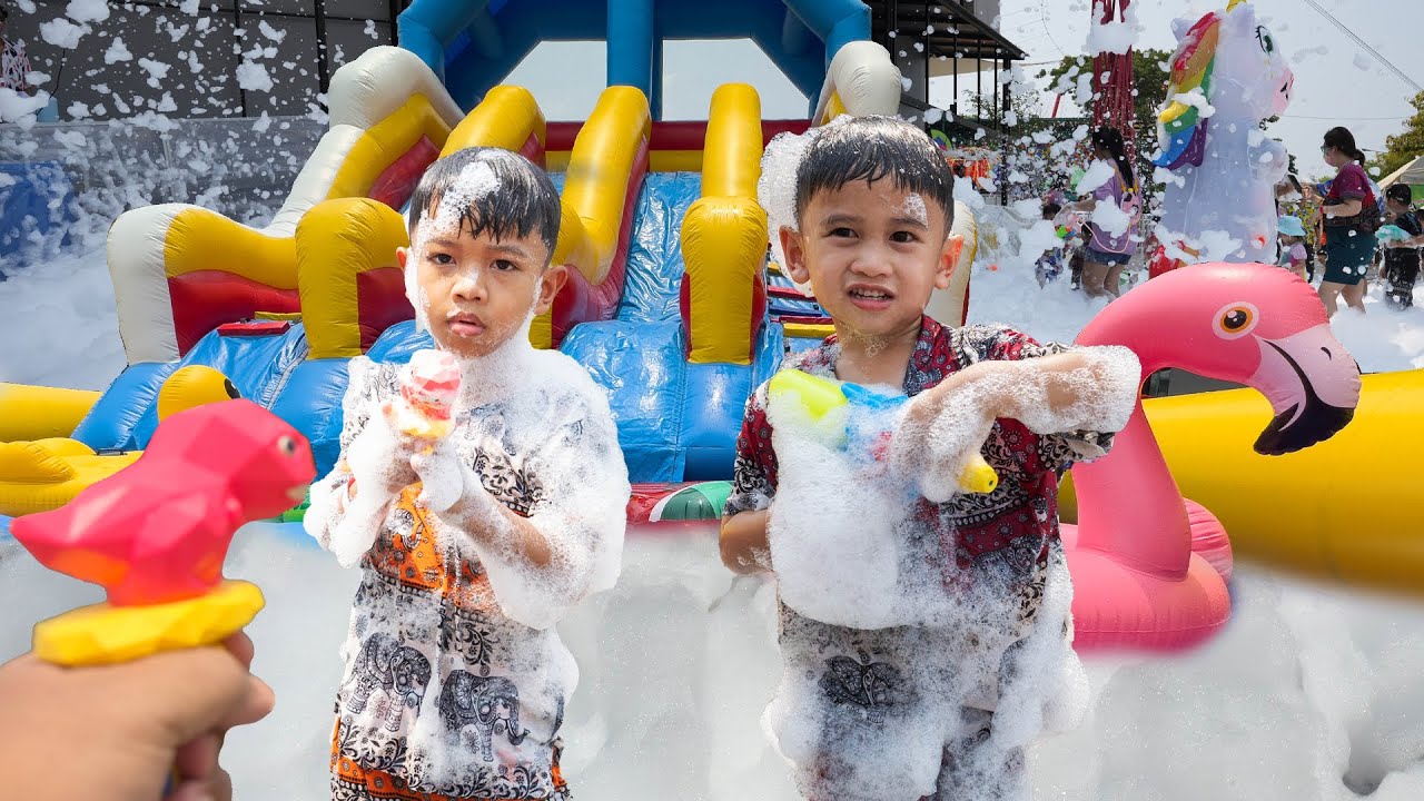 บ่อโฟมยักษ์ สไลด์เดอร์บ้านลม วันสงกรานต์ | พี่ปลื้ม