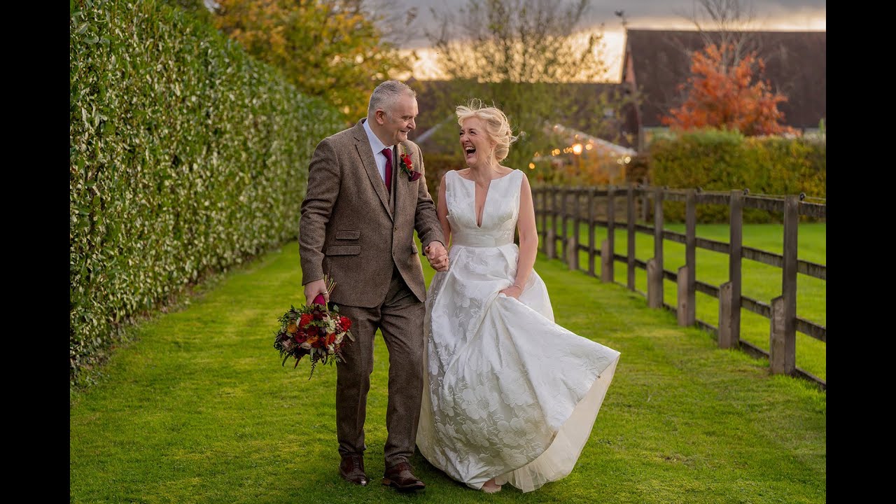 Redhouse Barn / Bromsgrove, UK / Wedding Videographer 👰🤵❤️