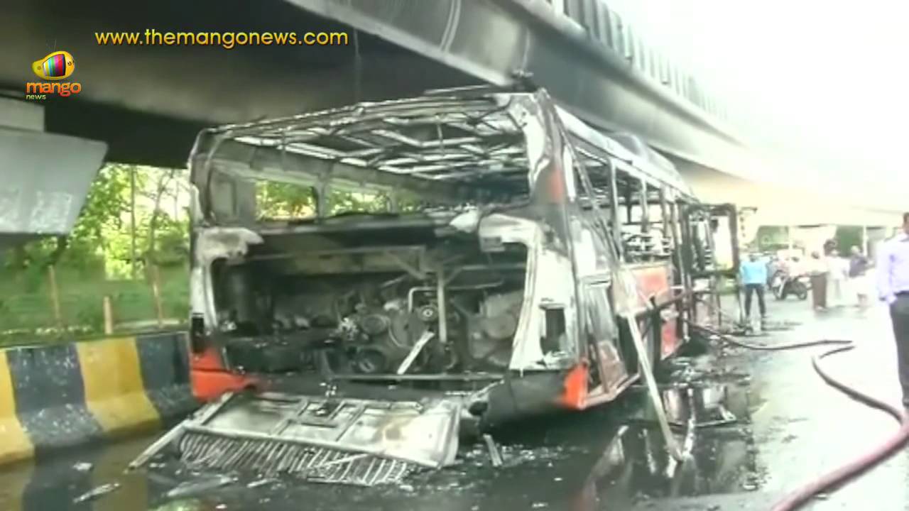 DTC low Floor Bus Blaze MIshap In Delhi | Mango News