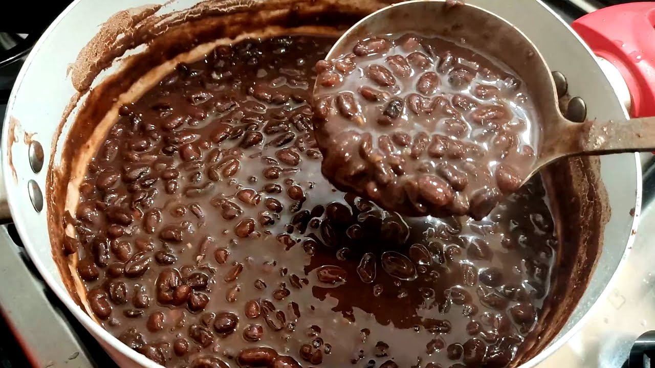 Como fazer feij&atilde;o simples e gostoso. Aprenda como cozinhar e temperar feij&atilde;o