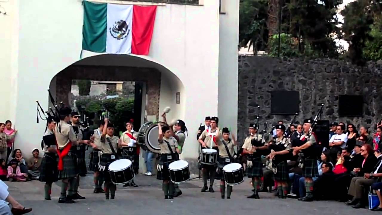 St. PATRICK IRISH BAGPIPES MEXICANIZED.