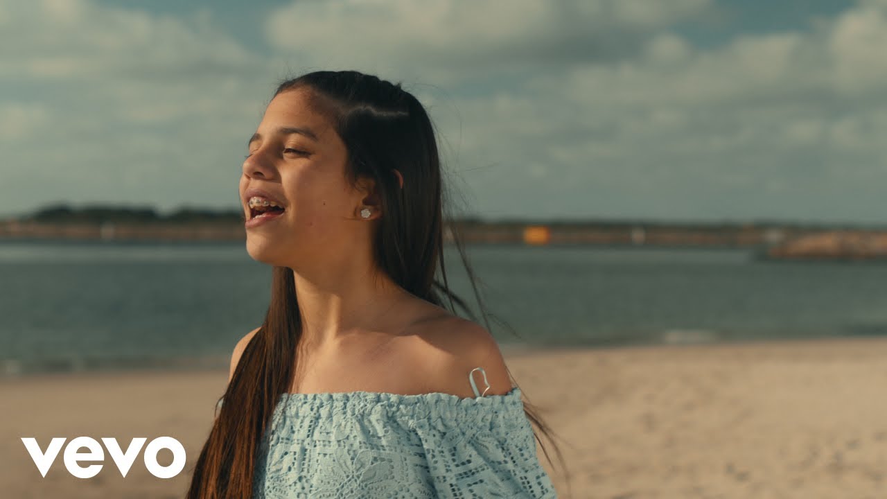 Victoria Nicole - Una Sola