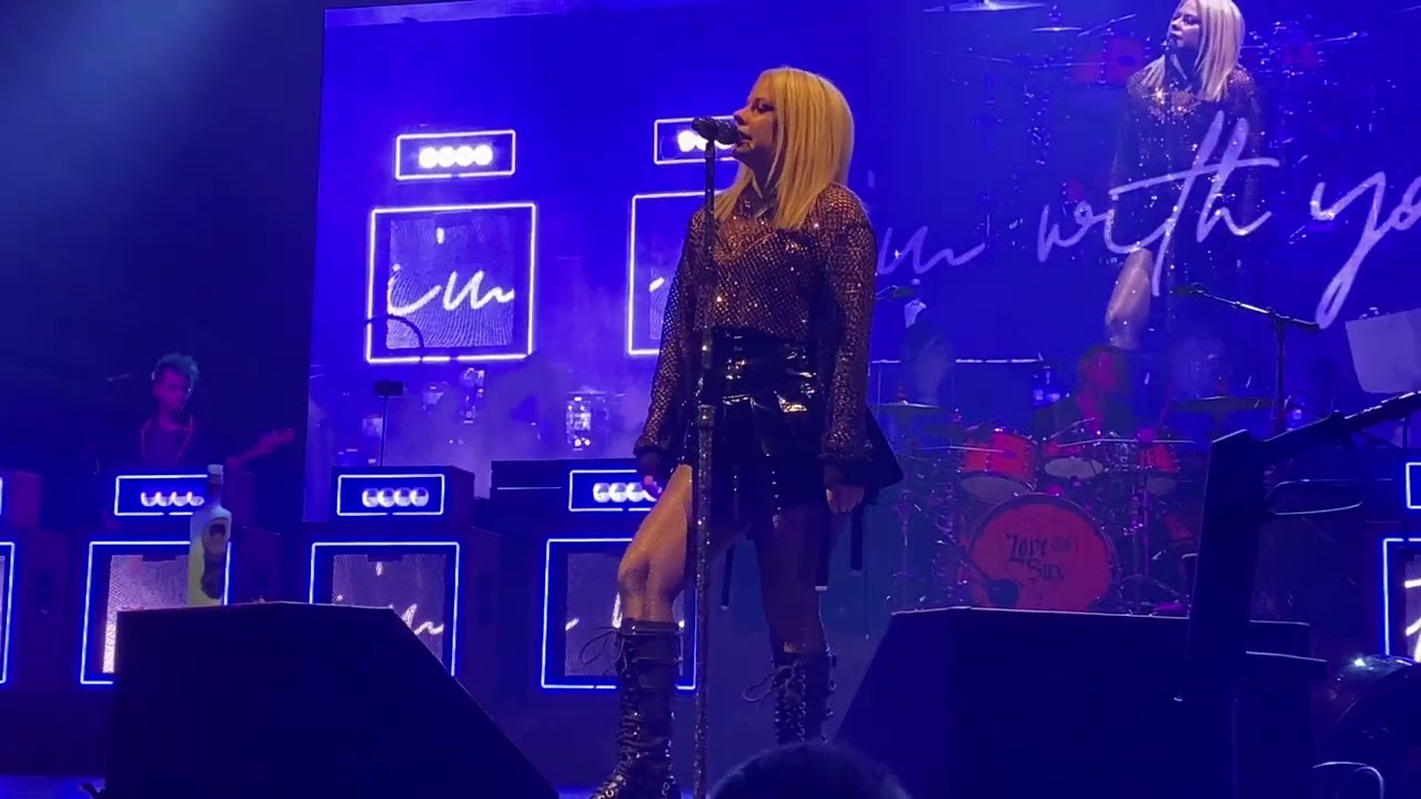 I’m With You - Love Sux Tour in Lodz, Poland 30.04.23 | HQ